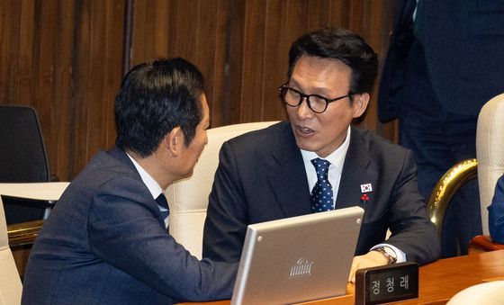 정청래 대표와 대화하는 김민석 총리