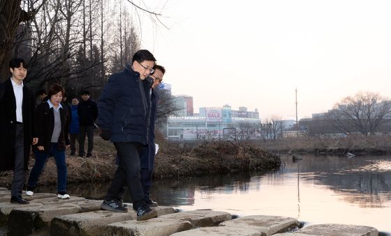 굴포천 악취 발생 현장찾은 김성환 장관
