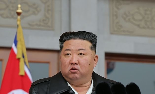 北김정은, 김일성기장에서 '청년동맹 80주년' 기념행사 연설