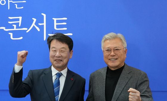 대전 방문한 문재인 전 대통령