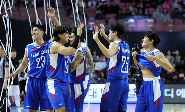 팀 아시아, 접전 끝에 승리