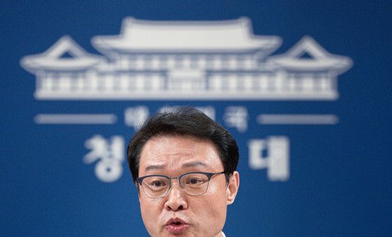 靑, 신임 정무수석에 홍익표 전 원내대표