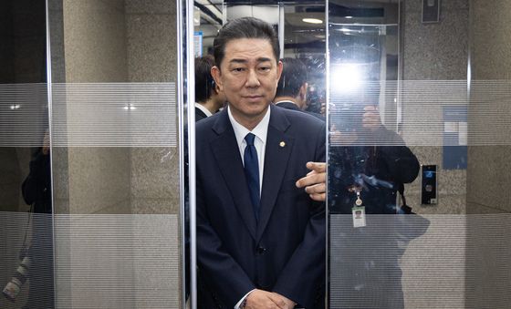 '재심 신청 않기로' 회견 마친 김병기