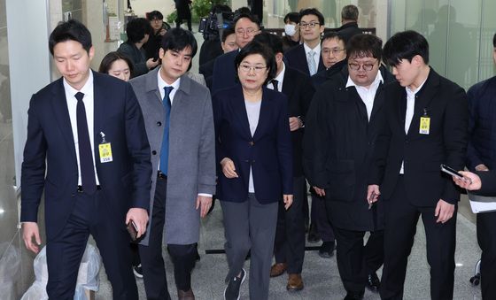 청문회 출석 대기하는 이혜훈