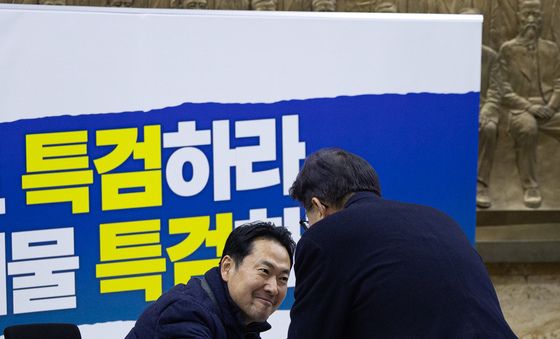 장동혁 국민의힘 대표 단식농성장 찾은 박형준 부산시장