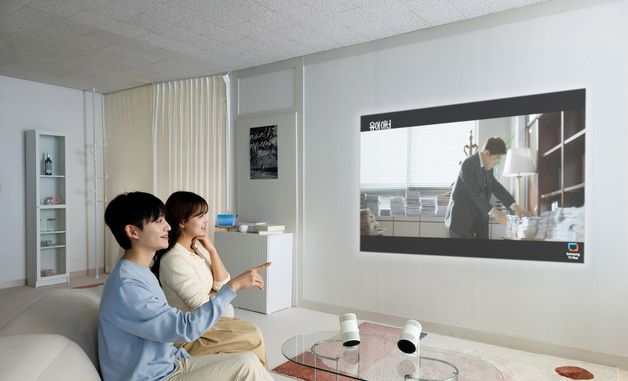 삼성전자, AI 포터블 프로젝터 '더 프리스타일+' 공개