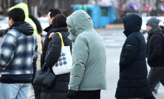 강추위 속 새해 첫 출근