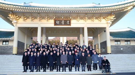 새해 첫 현충원 참배하는 국민의힘 대전시당