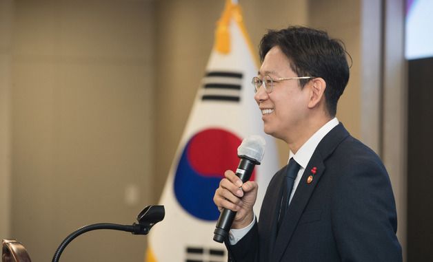 신년 인사하는 배경훈 부총리