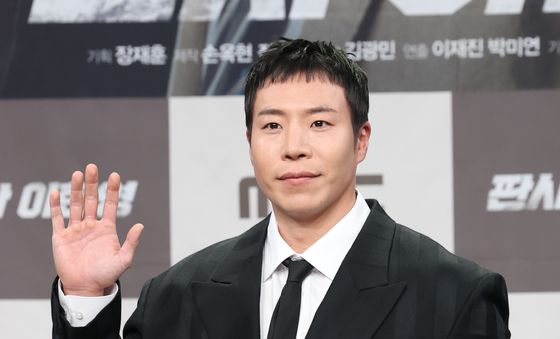 태원석, 부드러운 손 인사