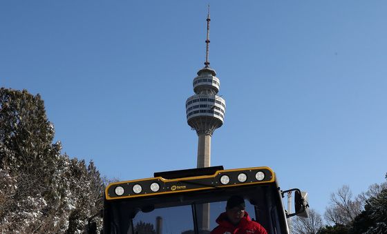 인공 눈으로 눈썰매장 만들기