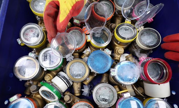 '영하 12도' 냉동고 한파, 서울 얼렸다…수도계량기 8건 동파