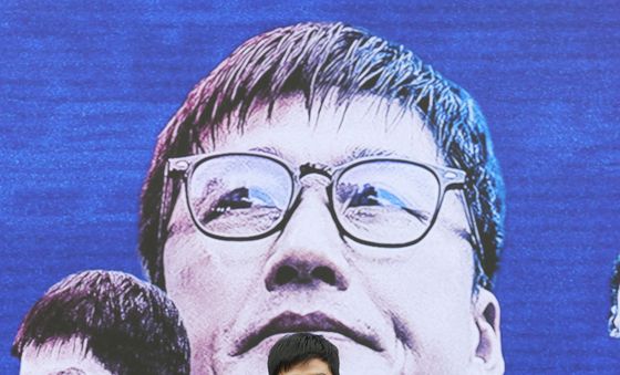 취임 소감 말하는 이정효 신임 감독