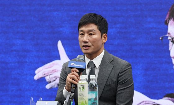 취임 소감 말하는 이정효 신임 감독