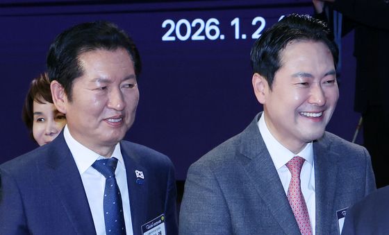 행사장 나서는 정청래·장동혁