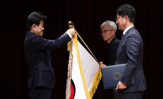 정동영 통일부 장관, 을지연습 유공 정부포상 대통령 단체표창 대리 수여