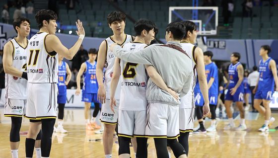 선두 창원 LG, 삼성 꺾고 '20승 선착'