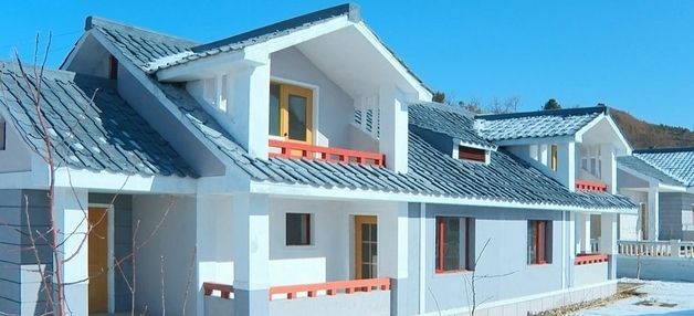 북한 철원군 마방농장·마장농장에 지어진 새 주택 선전