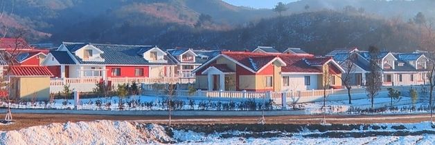 북한 철원군 마방농장·마장농장에 지어진 새 주택 선전