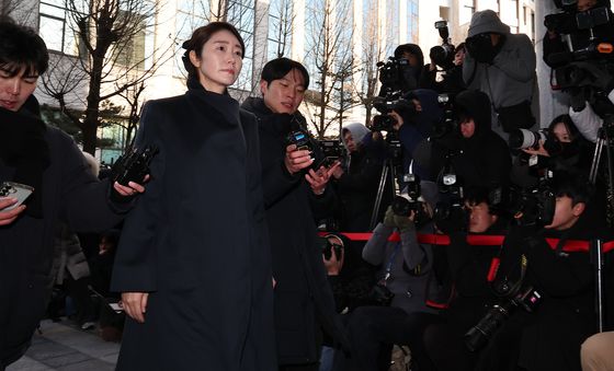 '공천헌금 1억 의혹' 강선우 의원, 소환 조사 출석