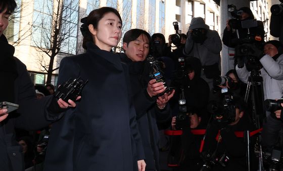 '공천헌금 1억 의혹' 강선우 의원, 소환 조사 출석