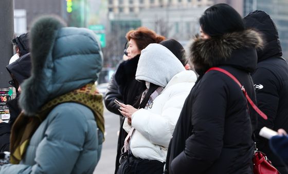 역대급 한파에 중무장한 시민들