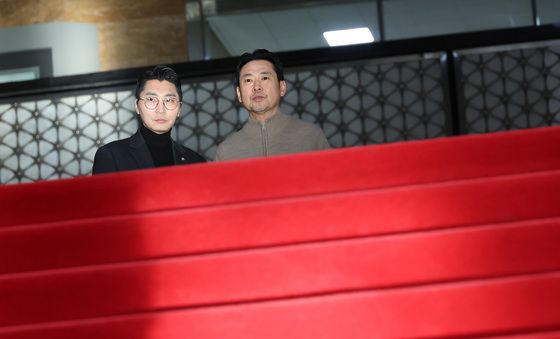 대화나누는 장동혁 대표