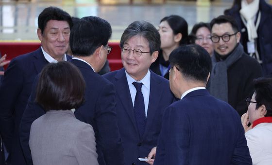 인사나누는 유승민