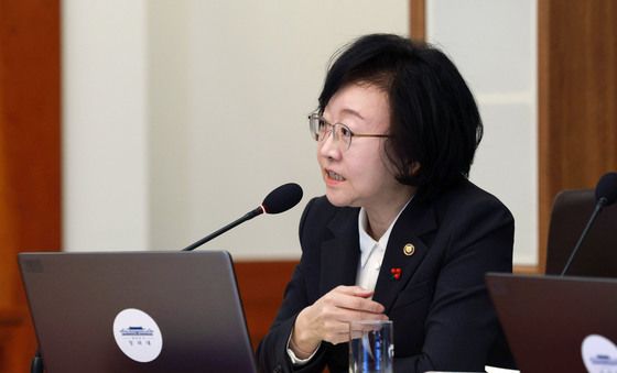 발언하는 오유경 식약처장