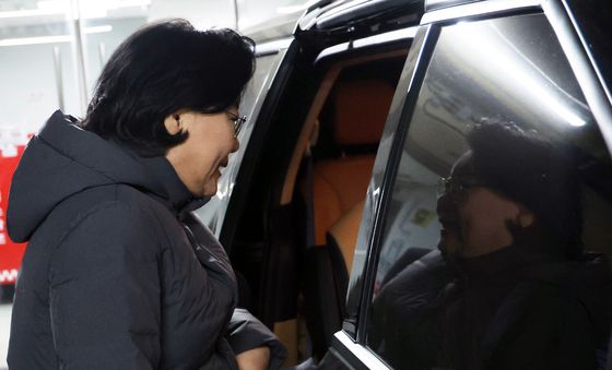 외출하는 이혜훈 후보자