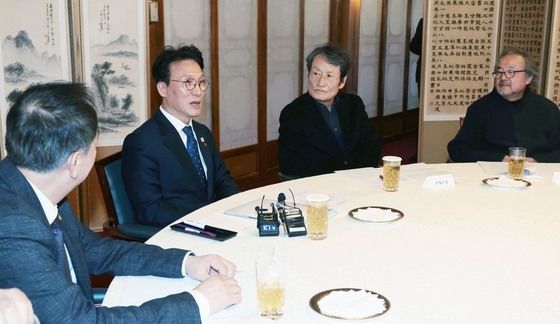 연극인들 만난 김민석 국무총리