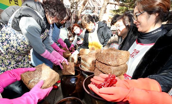 "전통 장 만들어 이웃과 나눠요"