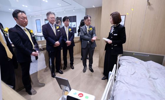 골든라이프 플래그십 센터 연 KB금융, 시니어 서비스 강화