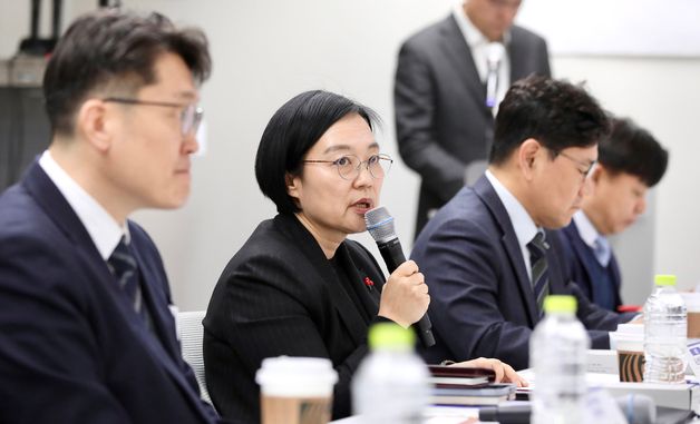 인사말하는 한성숙 장관