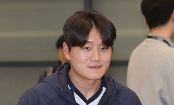 훈련 마치고 귀국하는 김택연