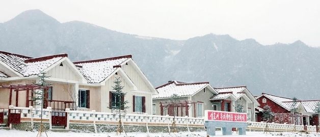 북한 성간군 부지리 '살림집 입사 모임' 진행