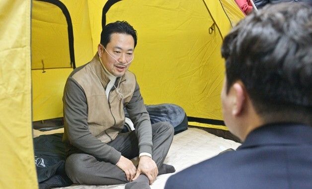 대화나누는 장동혁·이준석