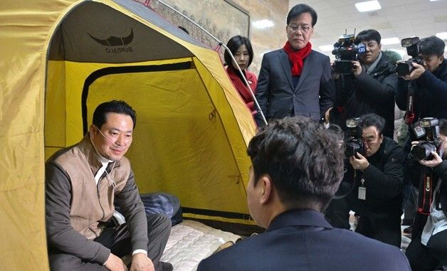 이준석과 대화나누는 장동혁