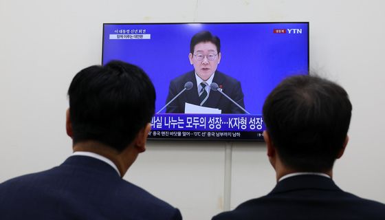 이재명 대통령 신년 기자회견 바라보는 정청래·한병도