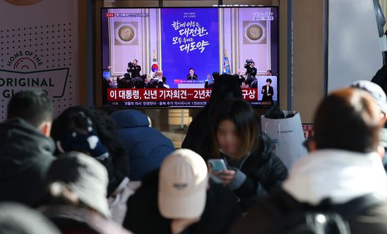 李대통령, 청와대서 첫 신년 기자회견