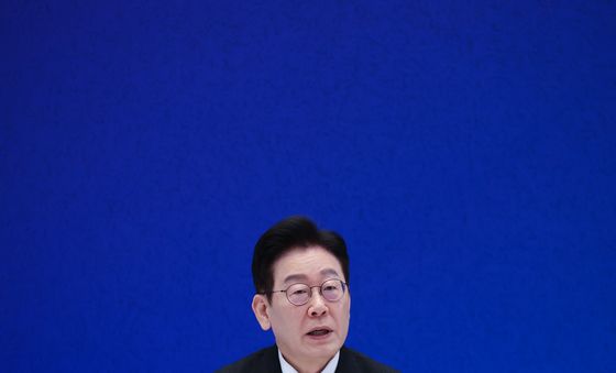 신년 기자회견 답변하는 이재명 대통령