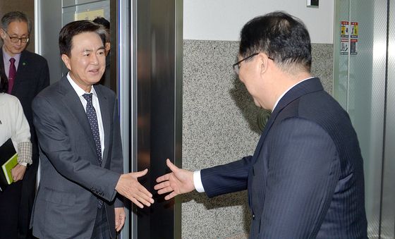 인사하는 시도지사