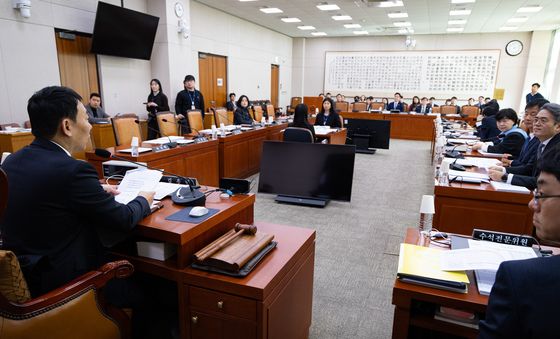 국민의힘 의원 참석 촉구하는 김용민 법사위 법안심사1소위원장