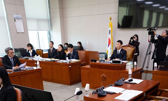 국민의힘 법사위원 불참 속 열린 법사위 법안심사1소위
