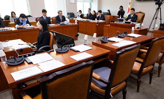 법사위 법안심사1소위, 텅 빈 국민의힘 의원석