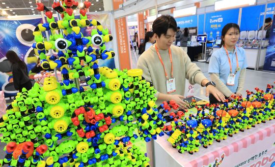 코딩과 블럭형태로 아이들의 창의력을 높여주는 다양한 교구