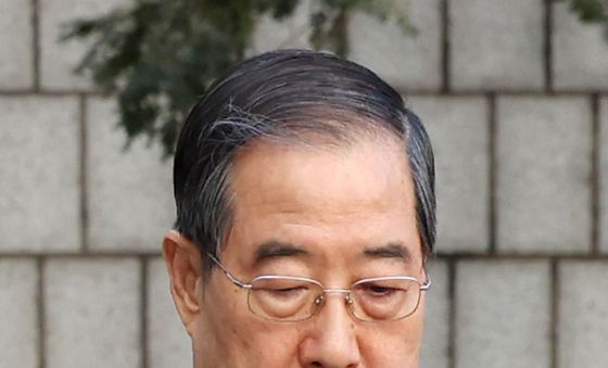 선고공판 출석하는 한덕수 전 총리