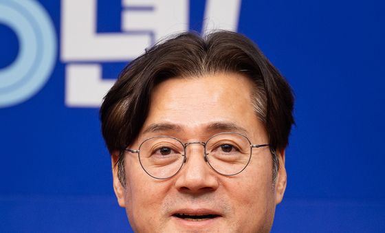 인사말하는 홍익표 청와대 신임 정무수석