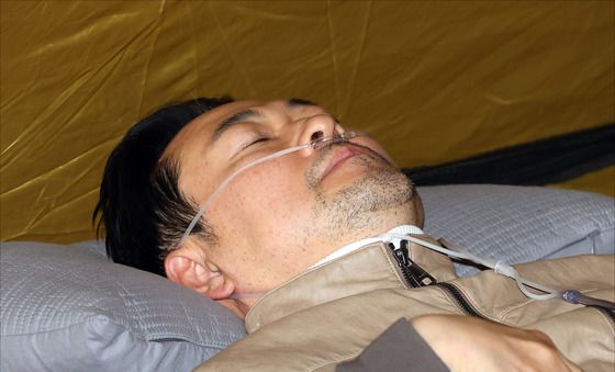 산소 발생기 착용한 장동혁