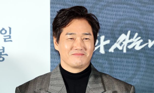 유지태, 부드러운 미소